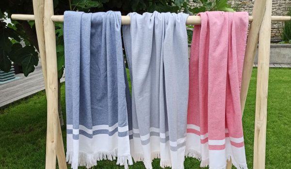 Fouta doublé éponge une face lisse et une éponge 100% coton