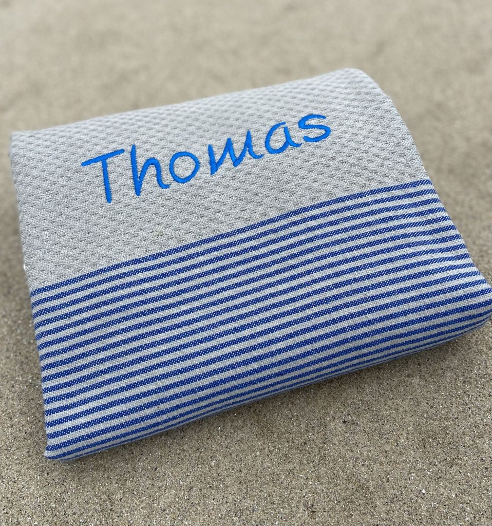 Broderie personnalisée sur une fouta